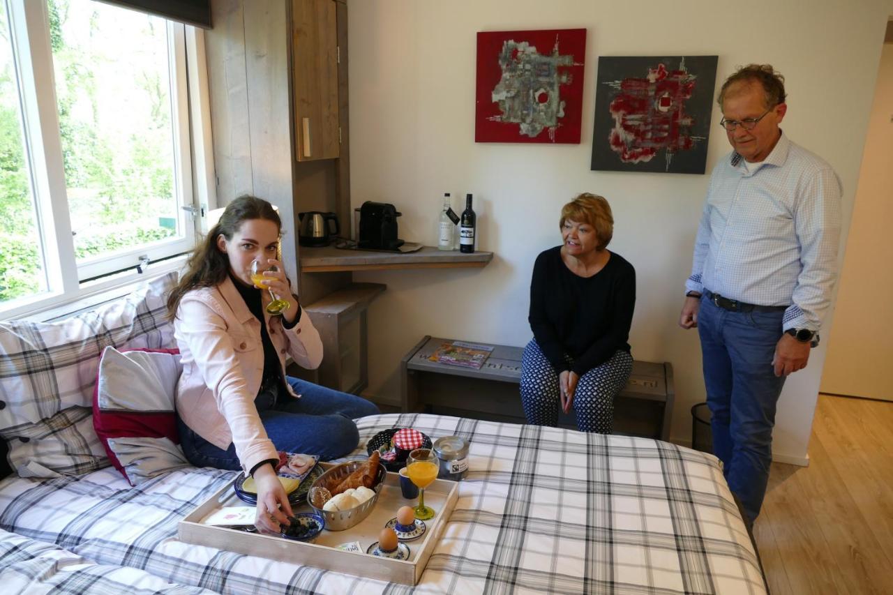B&B Opdeparkkamp Met Laadpaal Voor Elektrische Auto'S Havelte Luaran gambar